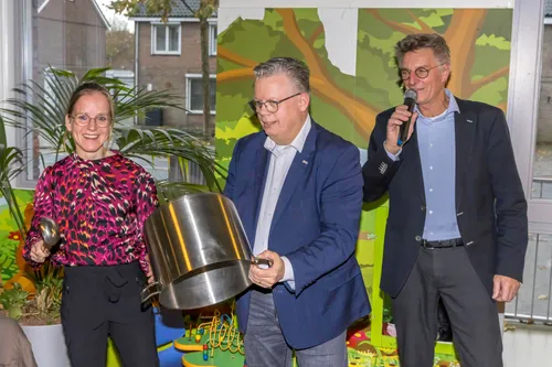 Opening van het sociaal restaurant (foto Peter Noy ©)