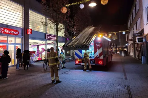 26-11-2025 Brandgerucht Kruidvat Uden 02