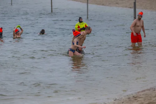 01-01-2026 Nieuwjaarsduik Hemelrijk Volkel-15