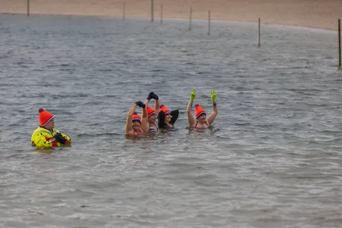 01-01-2026 Nieuwjaarsduik Hemelrijk Volkel-17