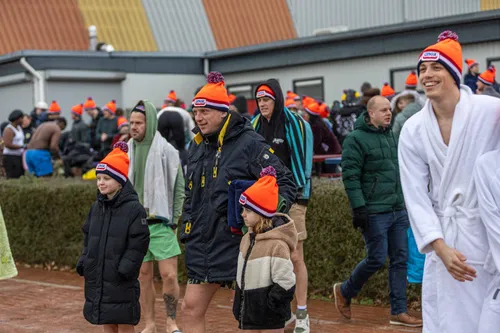 01-01-2026 Nieuwjaarsduik Hemelrijk Volkel-2
