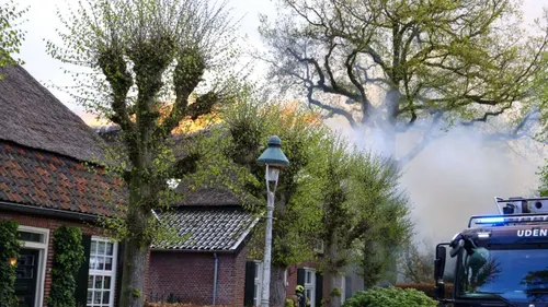 19-04-2026 Dakbrand boerderij Uden 04