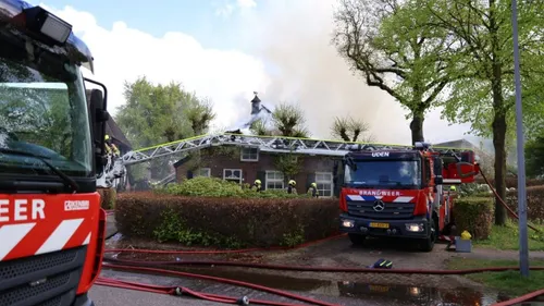 19-04-2026 Dakbrand boerderij Uden 05