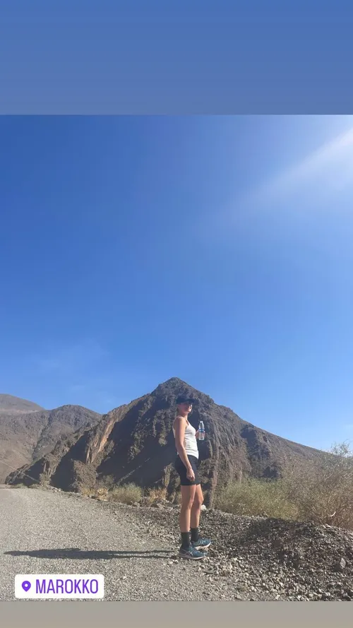 roxykneet 2953904561761378750