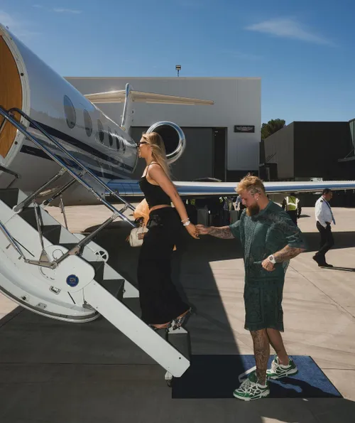 dolverliefde jake paul is 1 jaar samen met jutta leerdam