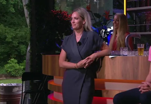 een foto van helene hendriks bij vi als die hierboven gaan we missen