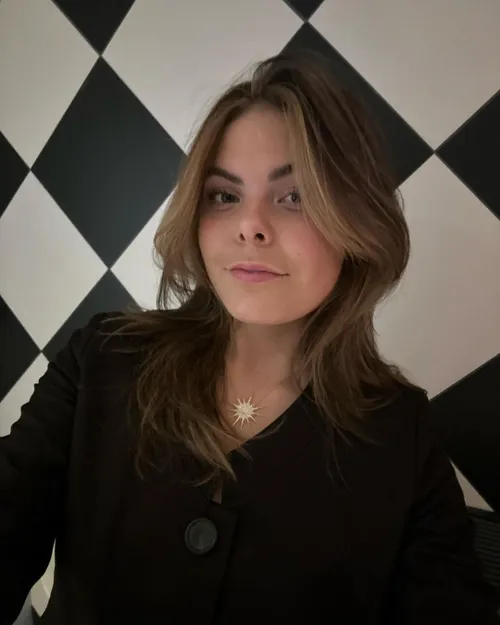 eloise van oranje houdt van basic outfits