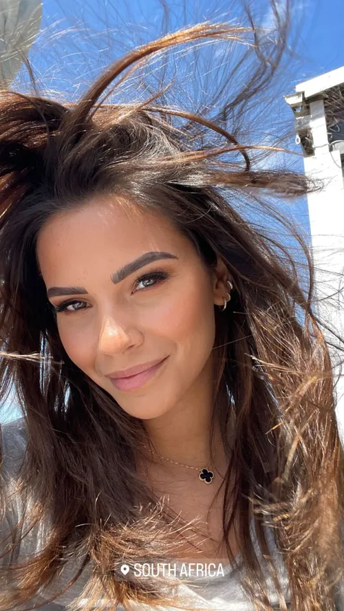 monicageuze 2968409282494352649