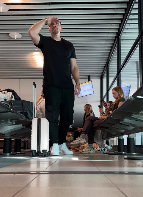 rico vergeet koffer vakantie