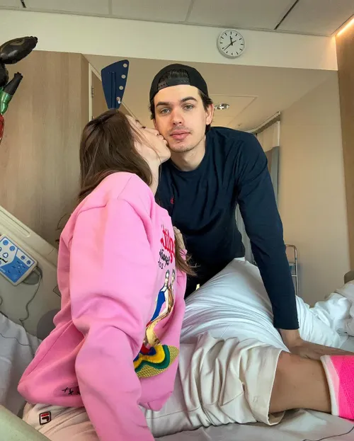 suzanne schulting en sam van royen in het ziekenhuis