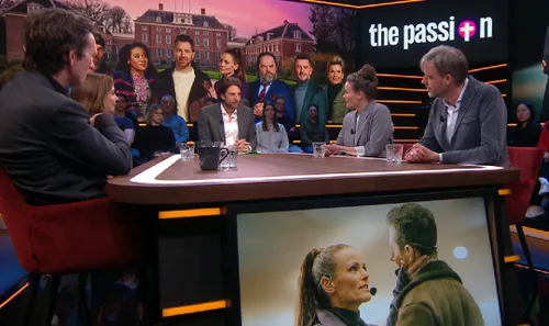 the passion maria wordt gespeelt door angela schijf