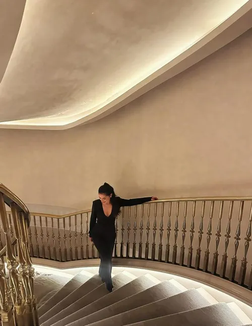 dit is de beeldschone prive kok van memphis depay paula cardoso