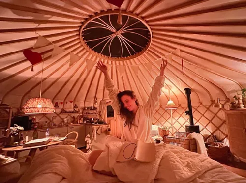 gwen van poorten laat haar fans meegenieten van haar ochtend in een jurt