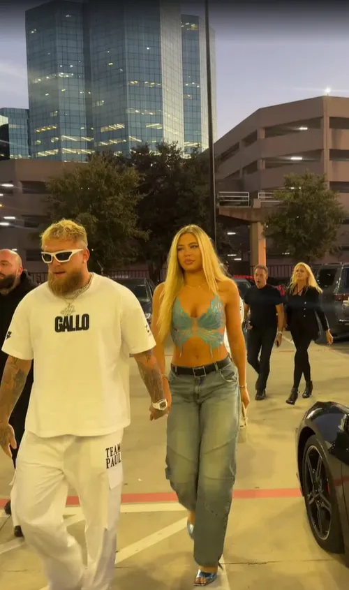 het gevecht van jake paul en mike tyson kan je genieten van de vormen van jutta leerdam