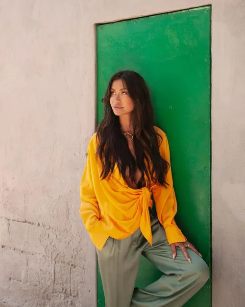 jaimie vaes laat zich van meest sensuele kant zien