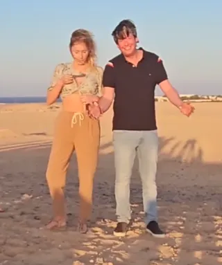 jamie en steven kazan op strand