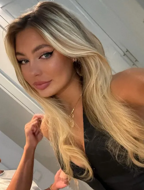 jutta leerdam maakt zich klaar voor modellenklusje