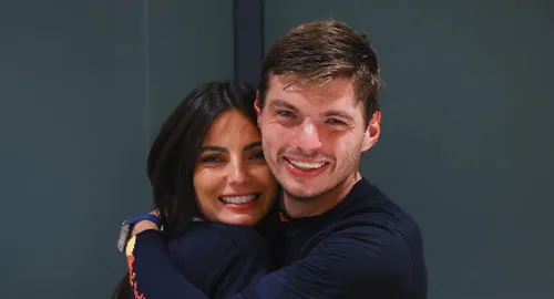 Kelly Piquet en Max Verstappen samen gelukkig