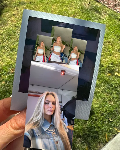 lies zhara laat iedereen staren tijdens het buikdansen