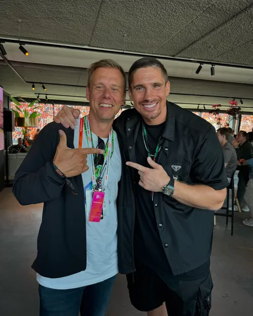 rico verhoeven ging ook op de foto met armin van buuren