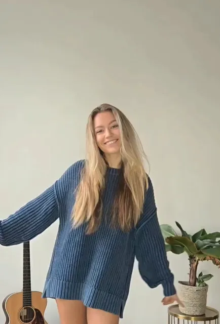 sterre koning showt zichzelf en draagt geen broek