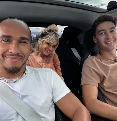 sylvana ijsselmuiden is met lewis hamilton en lando norris onderweg naar zandvoort