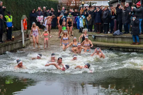 01 01 2020 nieuwjaarsduik 07