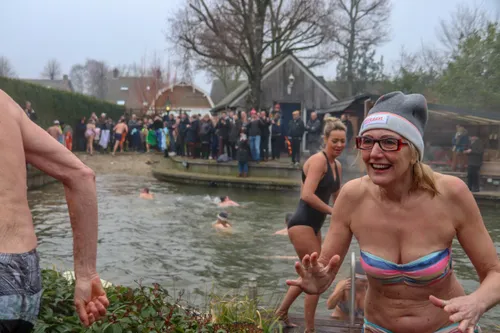 01 01 2020 nieuwjaarsduik 15