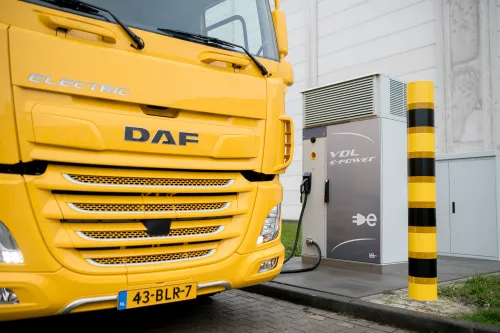 02 overhandiging elektrische vrachtwagen 001