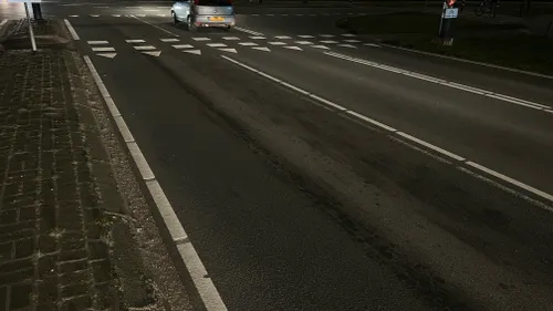 03 03 2022 reiniging wegdek erpseweg 04