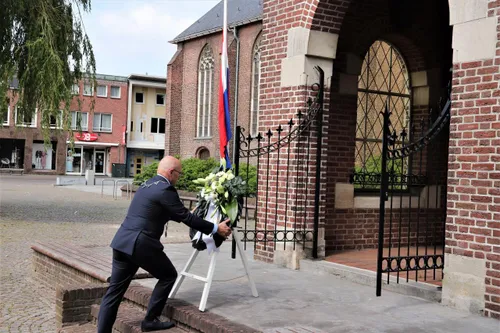 04 05 2020 kransleggingen schijndel gemeente meierijstad 01