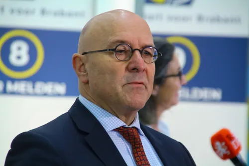 06 01 2021 eerste vaccinatie in veghel 1