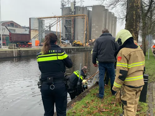 06 02 2021 hond te water 15