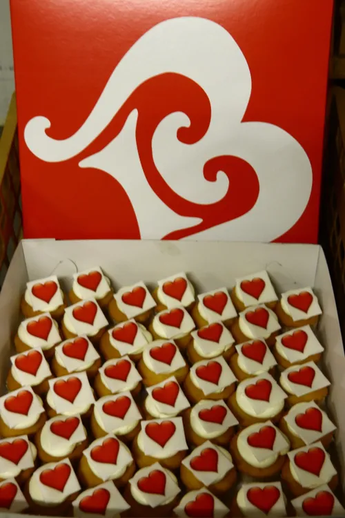 07 04 2020 1500 cupcakes voor bernhoven 04