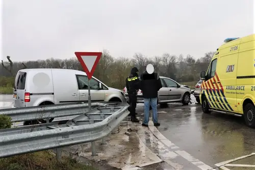 10 04 2021 aanrijding veghel noord 03