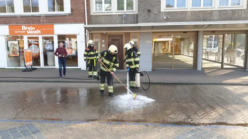 15 04 2019 brandweer reinigt wekdek schijndel 03