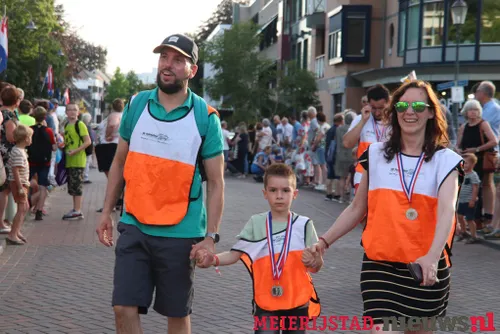 17 06 2022 avondvierdaagse defile 02