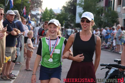 17 06 2022 avondvierdaagse defile 05