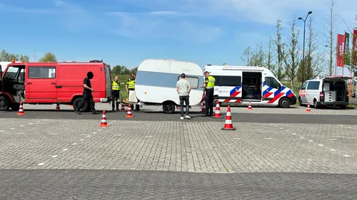 18 04 2022 politiecontrole paaspop 04