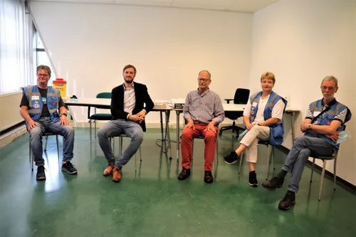 18 06 2021 rik compagne bezoekt vaccinatielocatie veghel 1