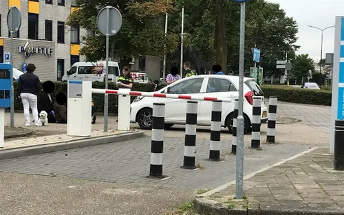 24 06 2021 fietster aangereden stadhuisplein 01