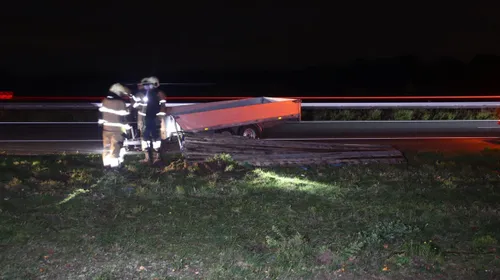 24 11 2020 aanhanger op a50 02