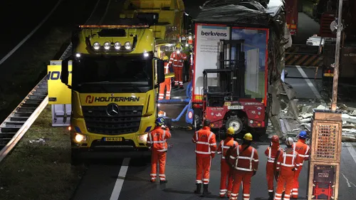 26 01 2023 vrachtwagen gekanteld op a50 05