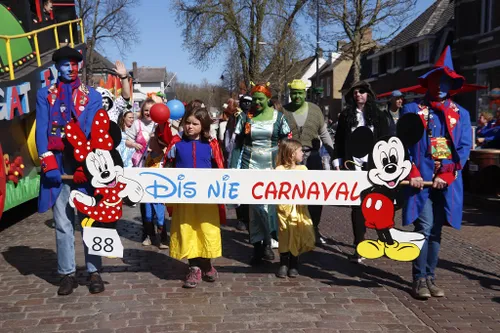 27 03 2022 optocht papgat 06