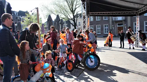 27 04 2022 versierde fietsen 03