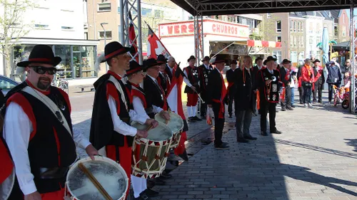 27 04 2022 versierde fietsen 04