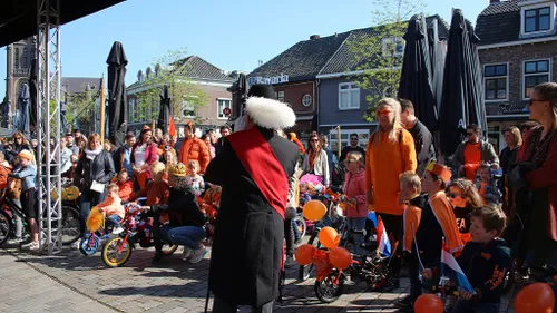 27 04 2022 versierde fietsen 05