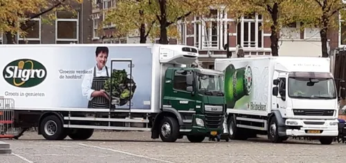 5b30f664 1265 439c a3ff 413a28f02dde heineken en sligro vrachtwagen f300