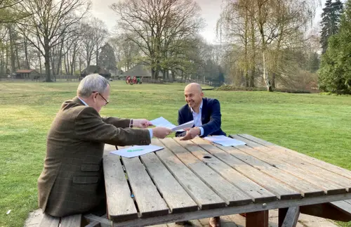 foto liggend ondertekening