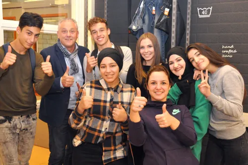 groepje met ondernemer albert dominicus docent sinem bas